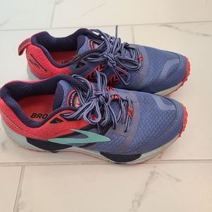 Brooks Cascadia Trail Running shoes